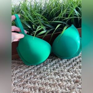Green PINK Victoria’s Secret bra